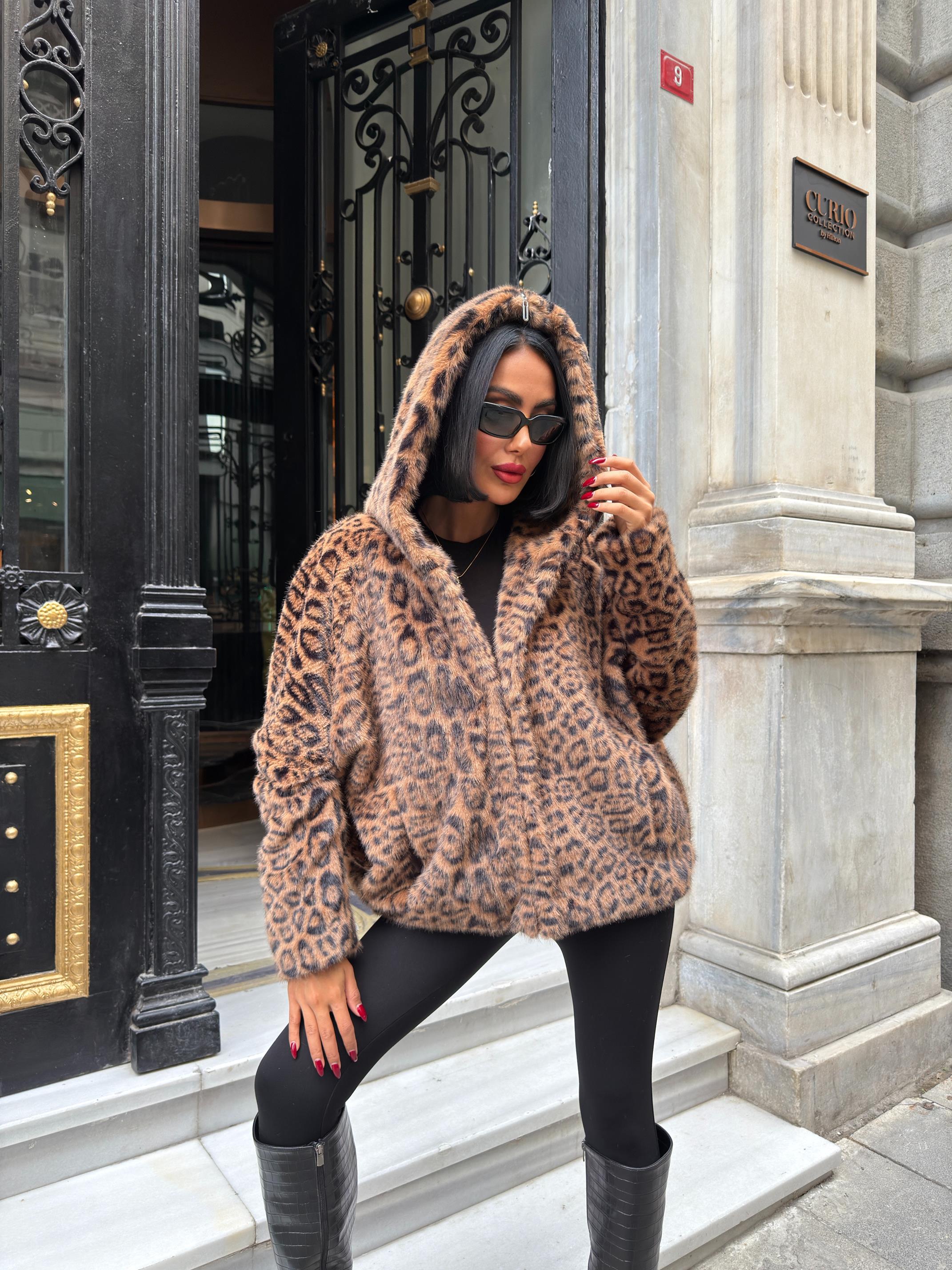 3098 HOODED LEOPARD FUR