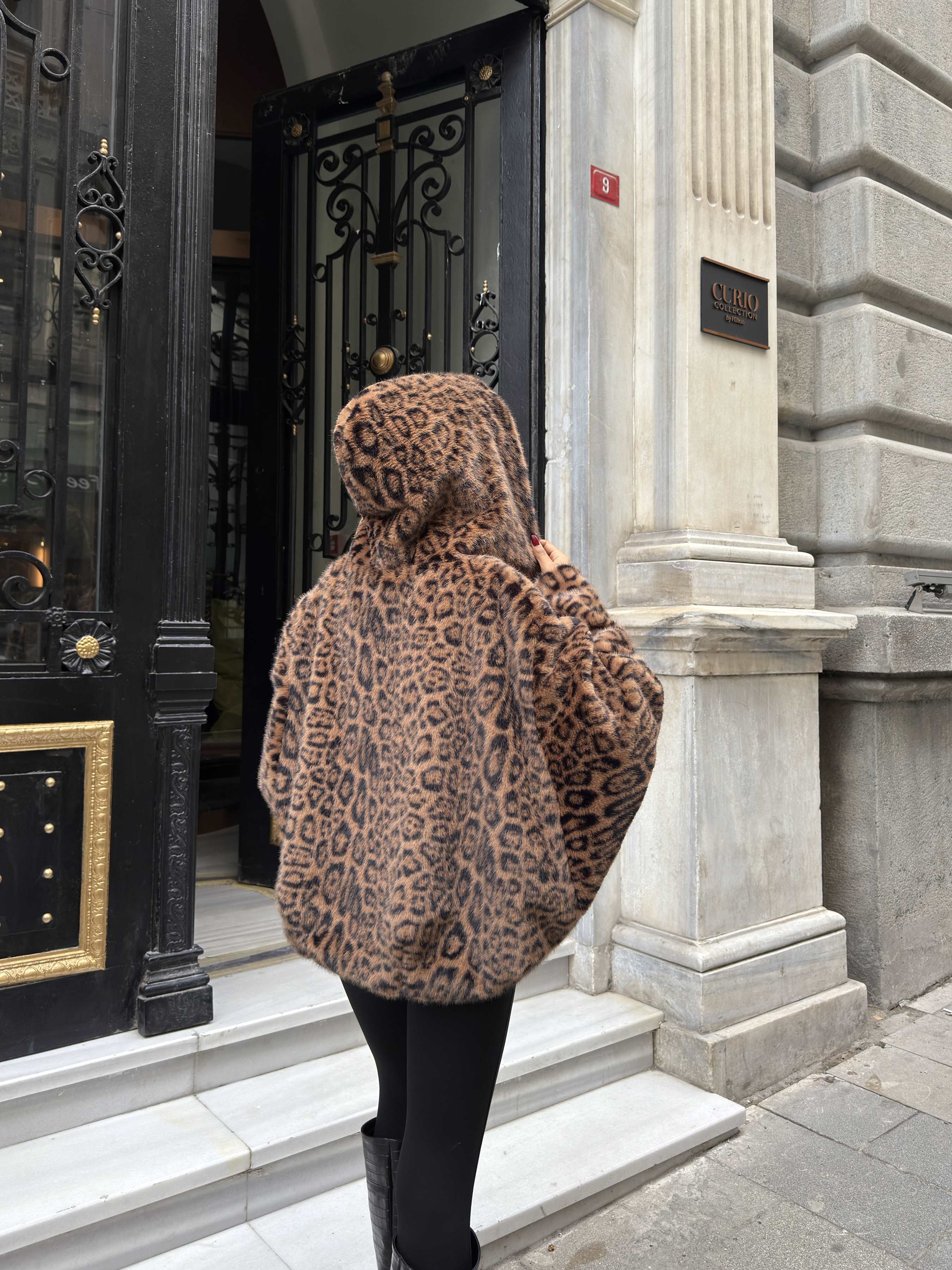 3098 HOODED LEOPARD FUR