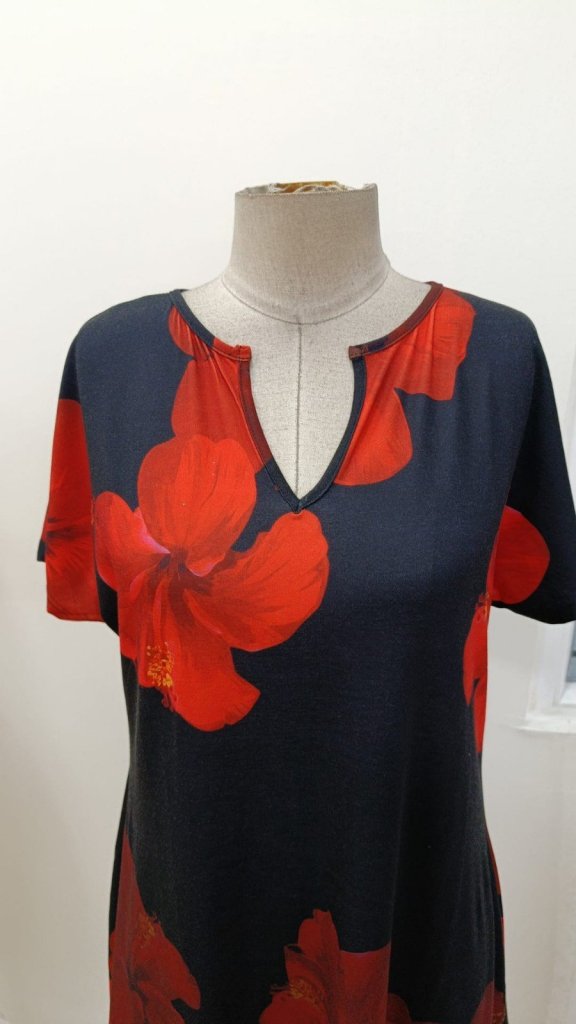 Women's Short Batwing Sleeve V-Neck Floral Print Jersey Short Dress, 31025