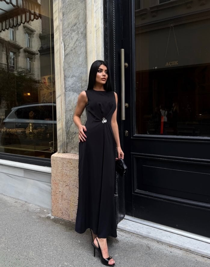 3114 FRONT PLEATED DRESS
