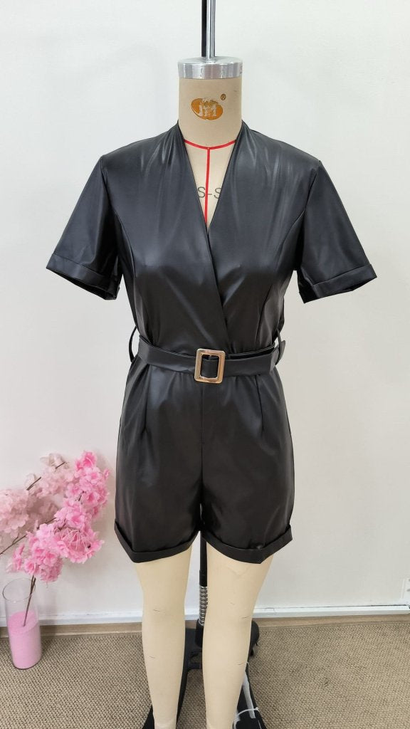 Kadın Kısa Kollu Kruvaze Yakalı Beli Kemerli Kısa Short Deri Tulum, 37175
