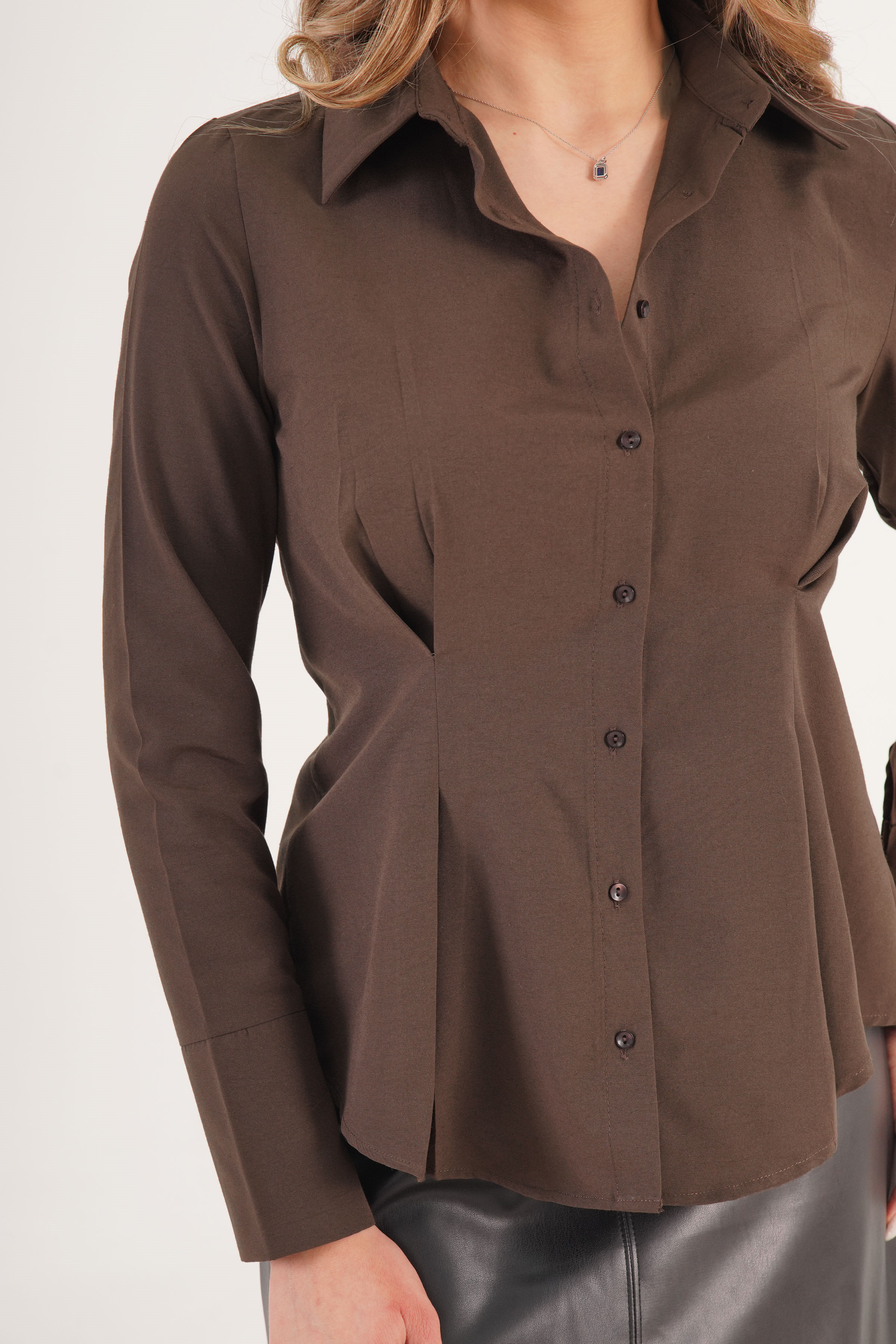 Belden Oturtmalı Toptan Kahve Gömlek