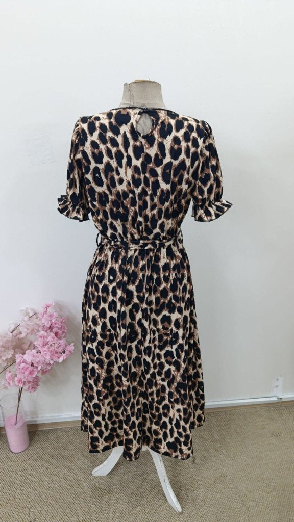 Kadın Kısa Kollu Yakalı Belden Kuşaklı Leopar Desenli Midi Süprem Elbise , 36139