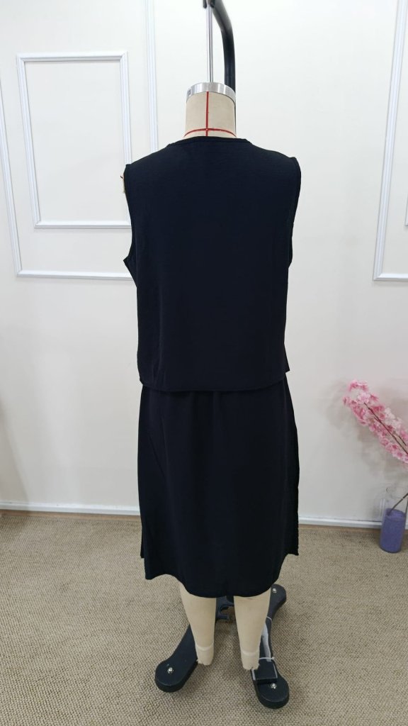 Women's Sleeveless Round Neck Button-Front Aerobin Blouse and Midi Skirt Two-Piece Set, 31650