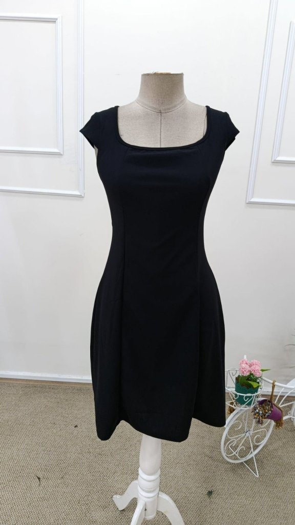 Women's Short Sleeve Square Neck Short Imported Crepe Dress, 33581