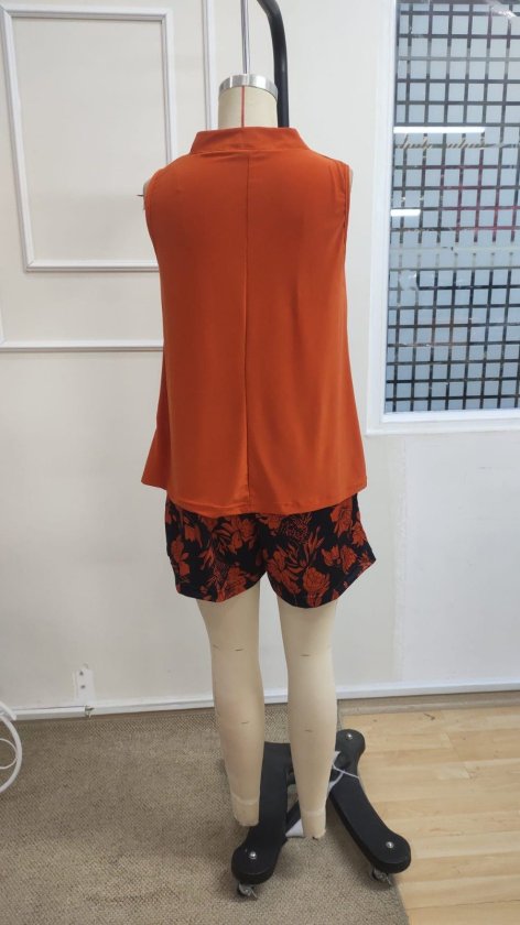 Kadın Askılı V Yakalı Sandy Bluz Ve Desenli Short Ikili Takım , 37150
