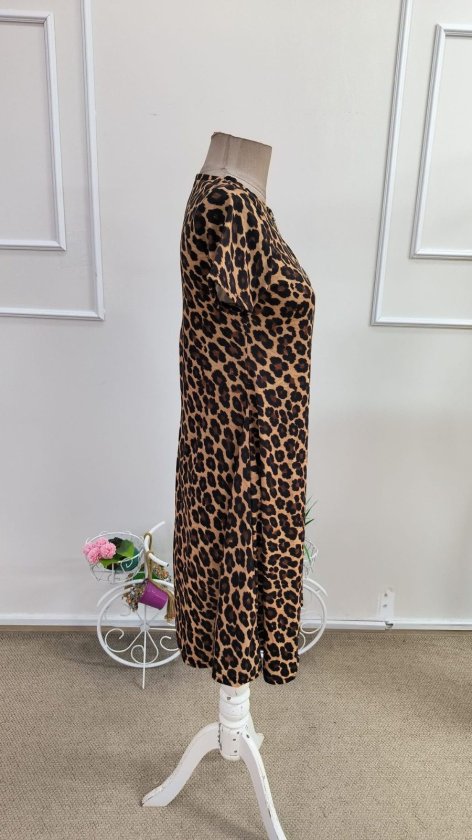 Kadın Kısa Kollu Yakası Fermuar Detaylı Leopar Desenli Midi Süprem Elbise, 34667