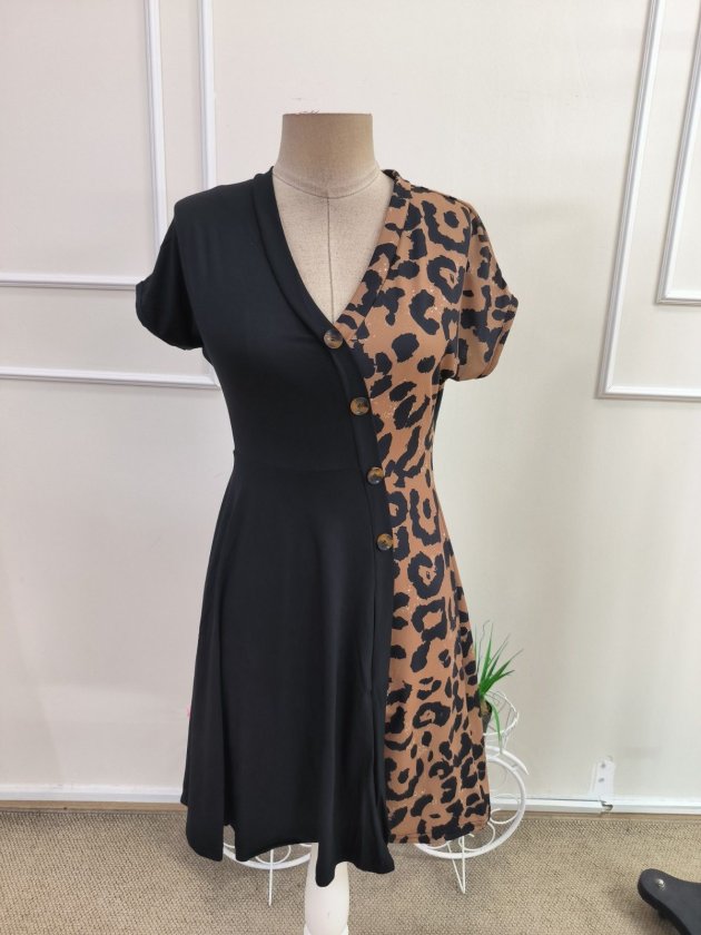 Kadın Kısa Kollu V Yakalı Bir Yanı Leopar Detaylı Kısa Viskon Elbise, 34817