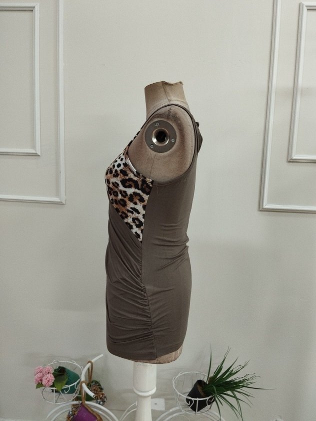 Kadın Yuvarlak Yaka Bir Tarafı Leopar Desenli Viskon Bluz, 36831