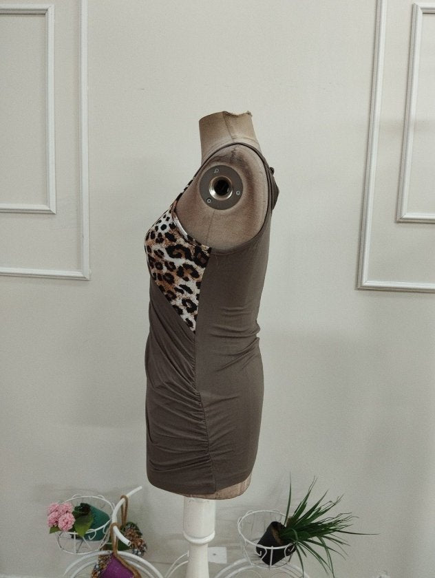 Kadın Yuvarlak Yaka Bir Tarafı Leopar Desenli Viskon Bluz, 37923