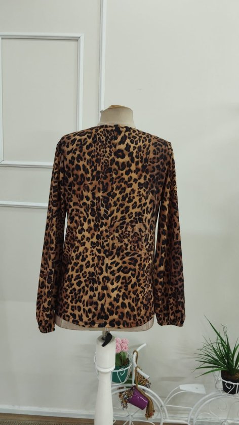 Kadın Uzun Kollu V Yakalı önden Pileli Leopar Desenli Süprem Bluz, 37346