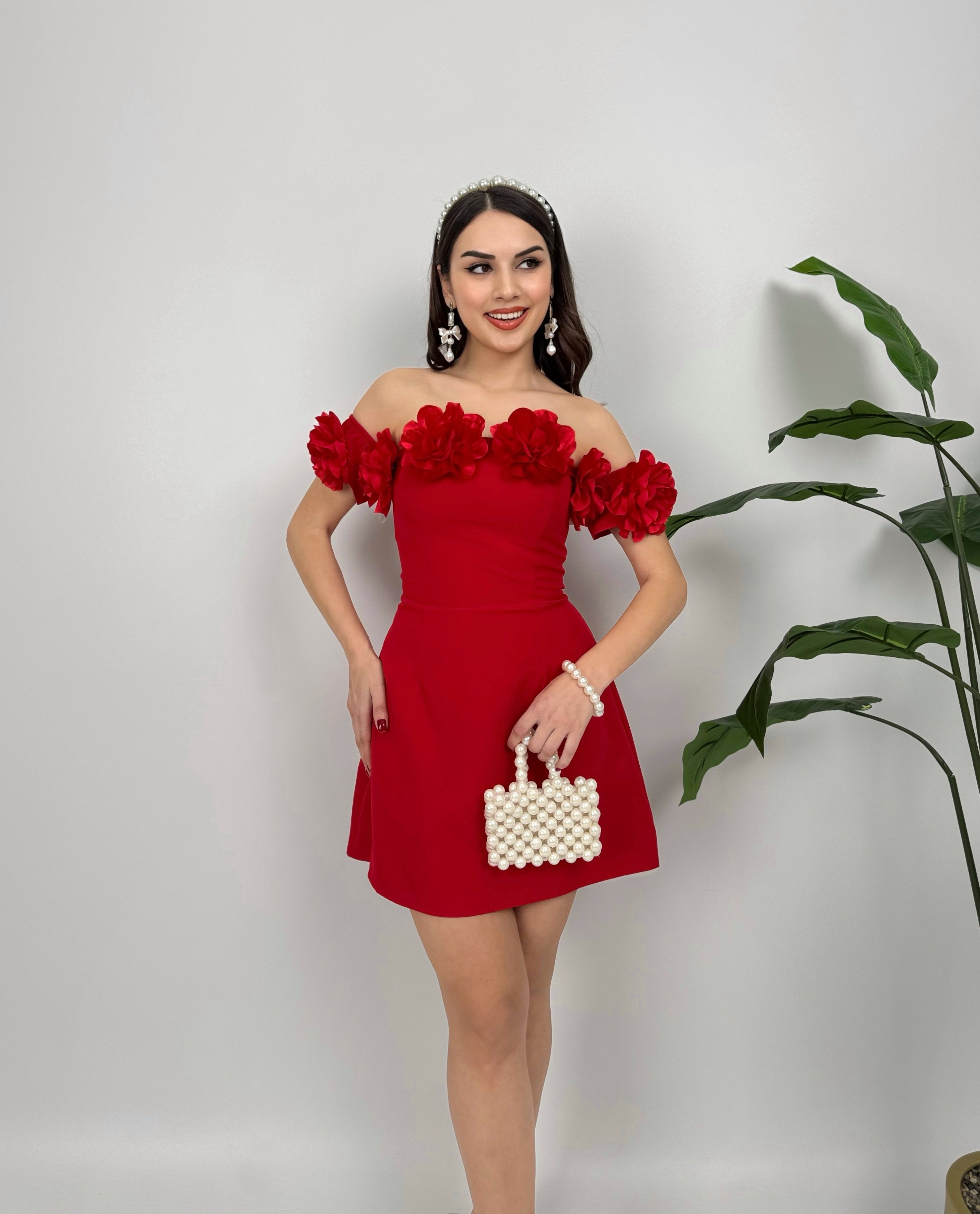 4022 STRAPLEZ YAKA GÜLLÜ MİNİ ELBİSE
