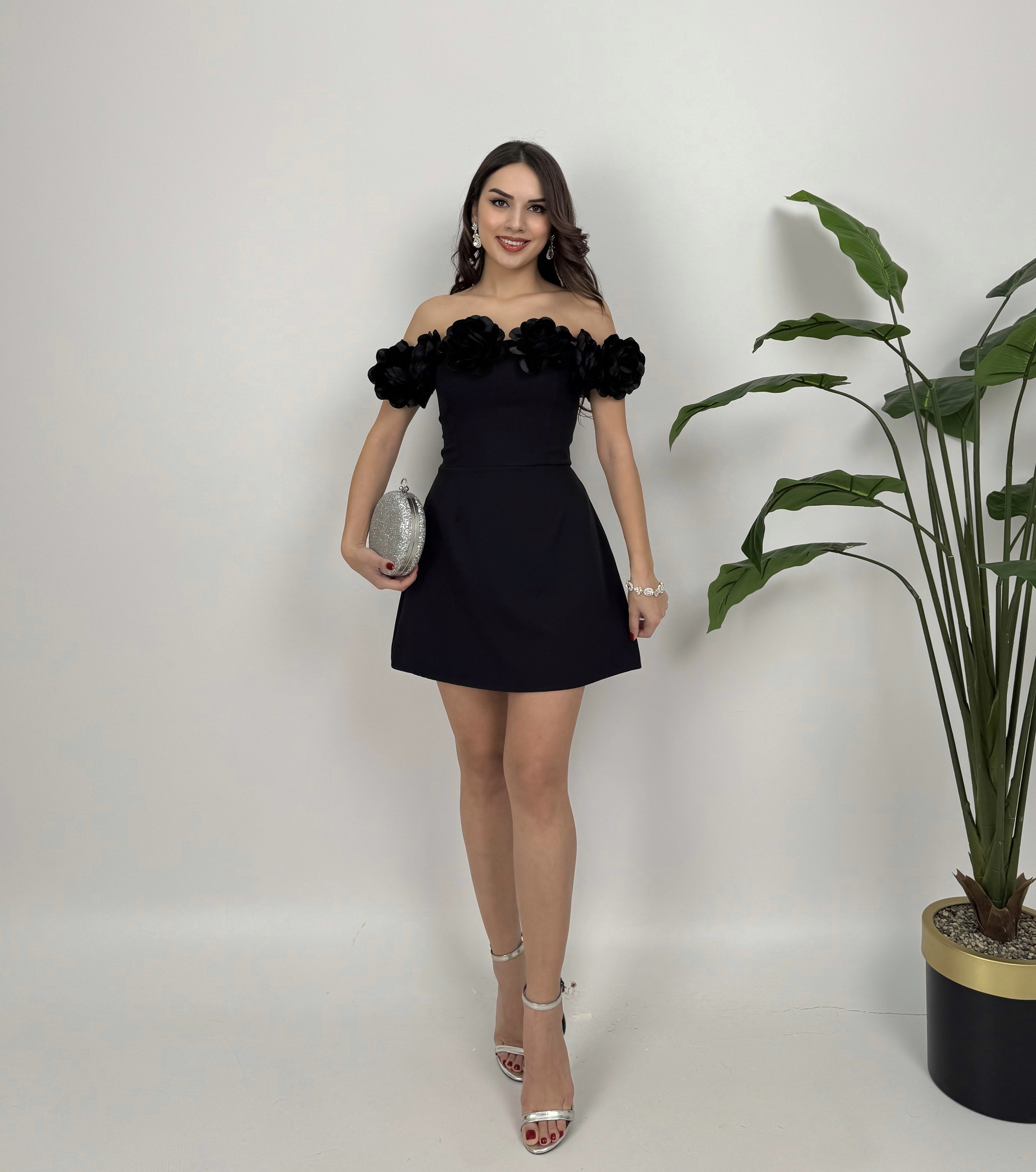4022 STRAPLEZ YAKA GÜLLÜ MİNİ ELBİSE