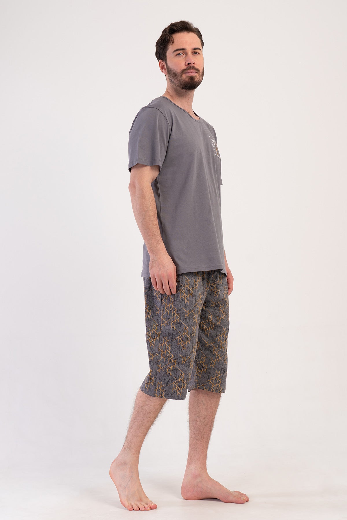 Man Supreme Complicate Capri Set