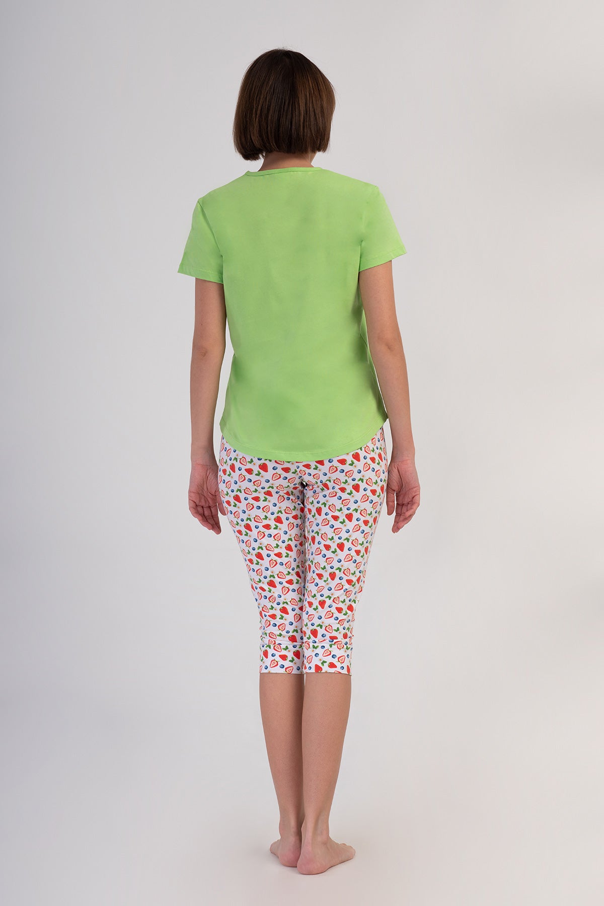 KADIN LYC SUPREM O YAKA KISA KOL ETEGI OVAL MANSETLI KAPRI TAKIM