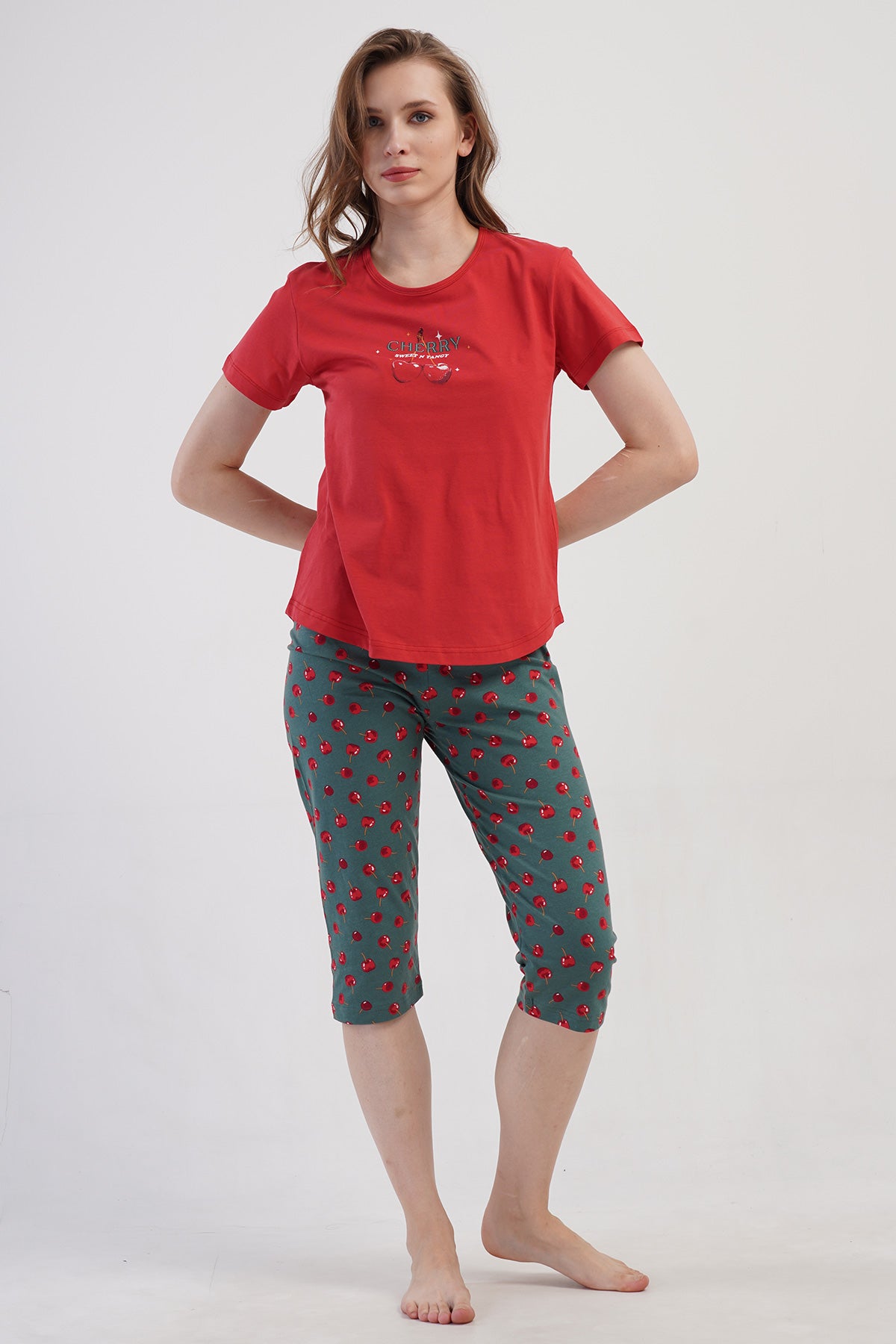 KADIN P.SUPREM O YAKA KISA KOL ETEGI OVAL KAPRI TAKIM