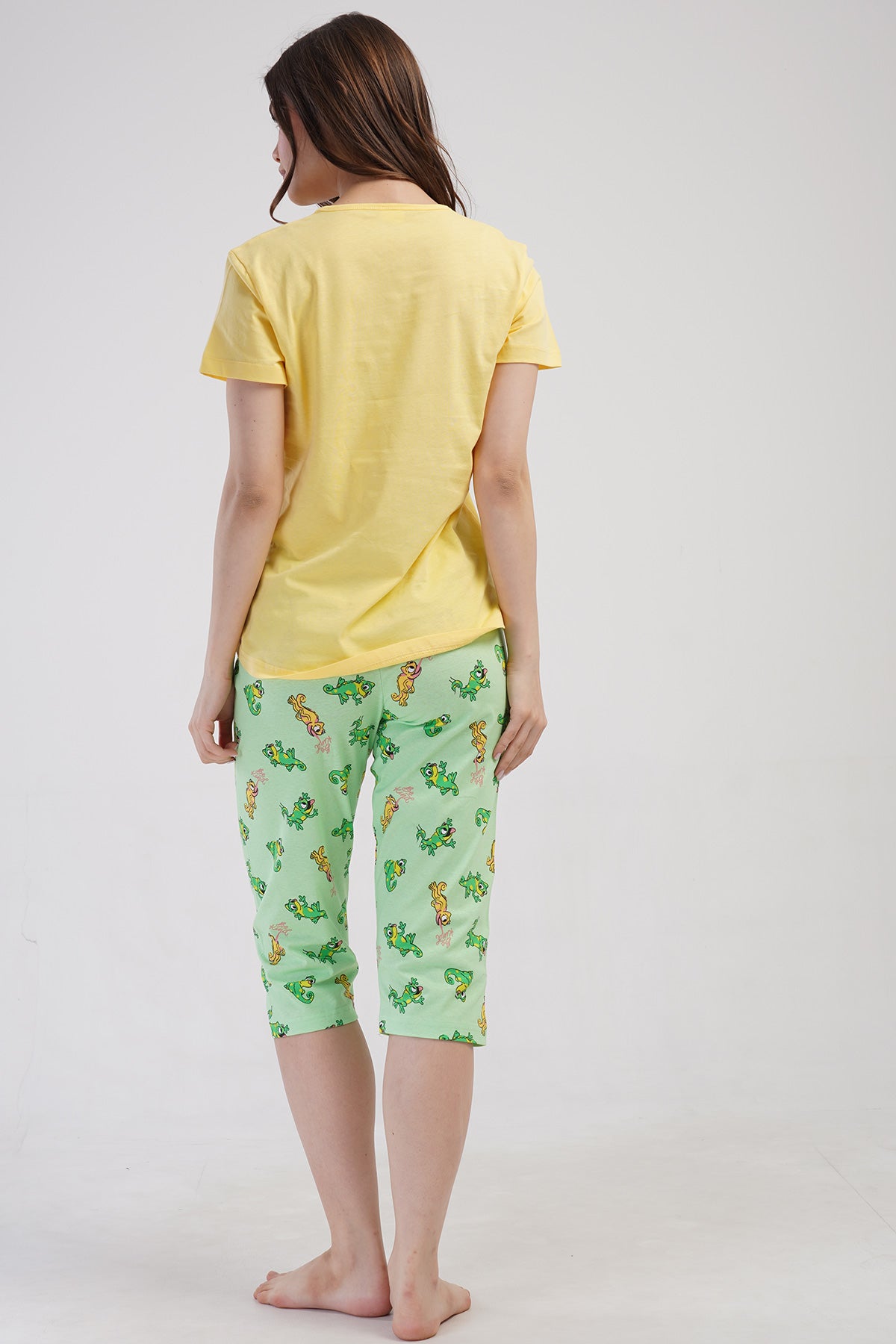 KADIN P.SUPREM O YAKA KISA KOL ETEGI OVAL KAPRI TAKIM