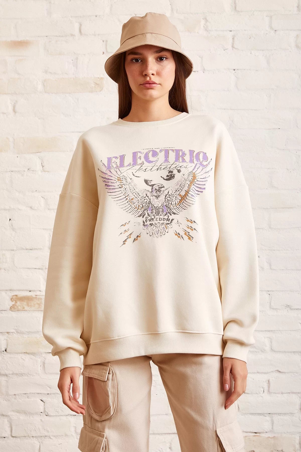 Bisiklet Yaka Baskılı Sweatshirt - Krem