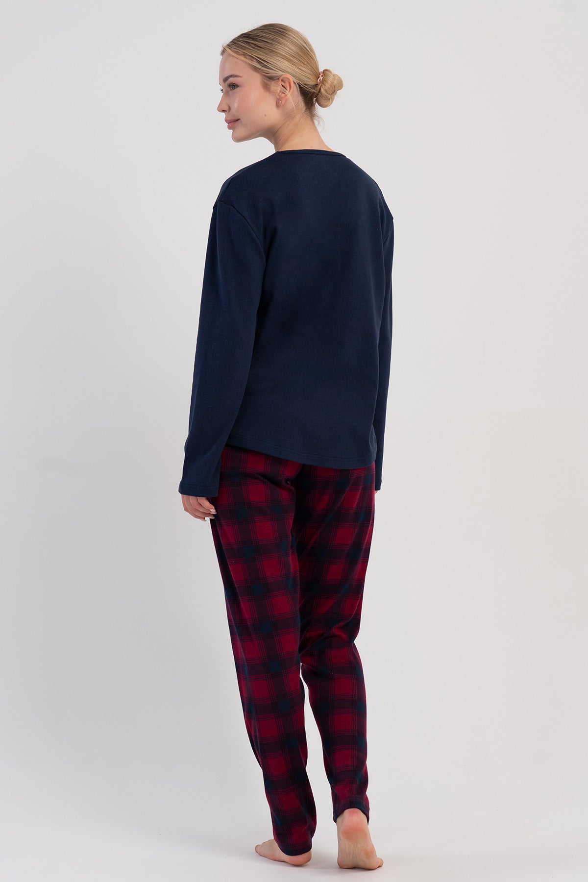 KADIN INTERLOK O YAKA UZUN KOL ETEGI OVAL PIJAMA TAKIM - Y.LACIVERT