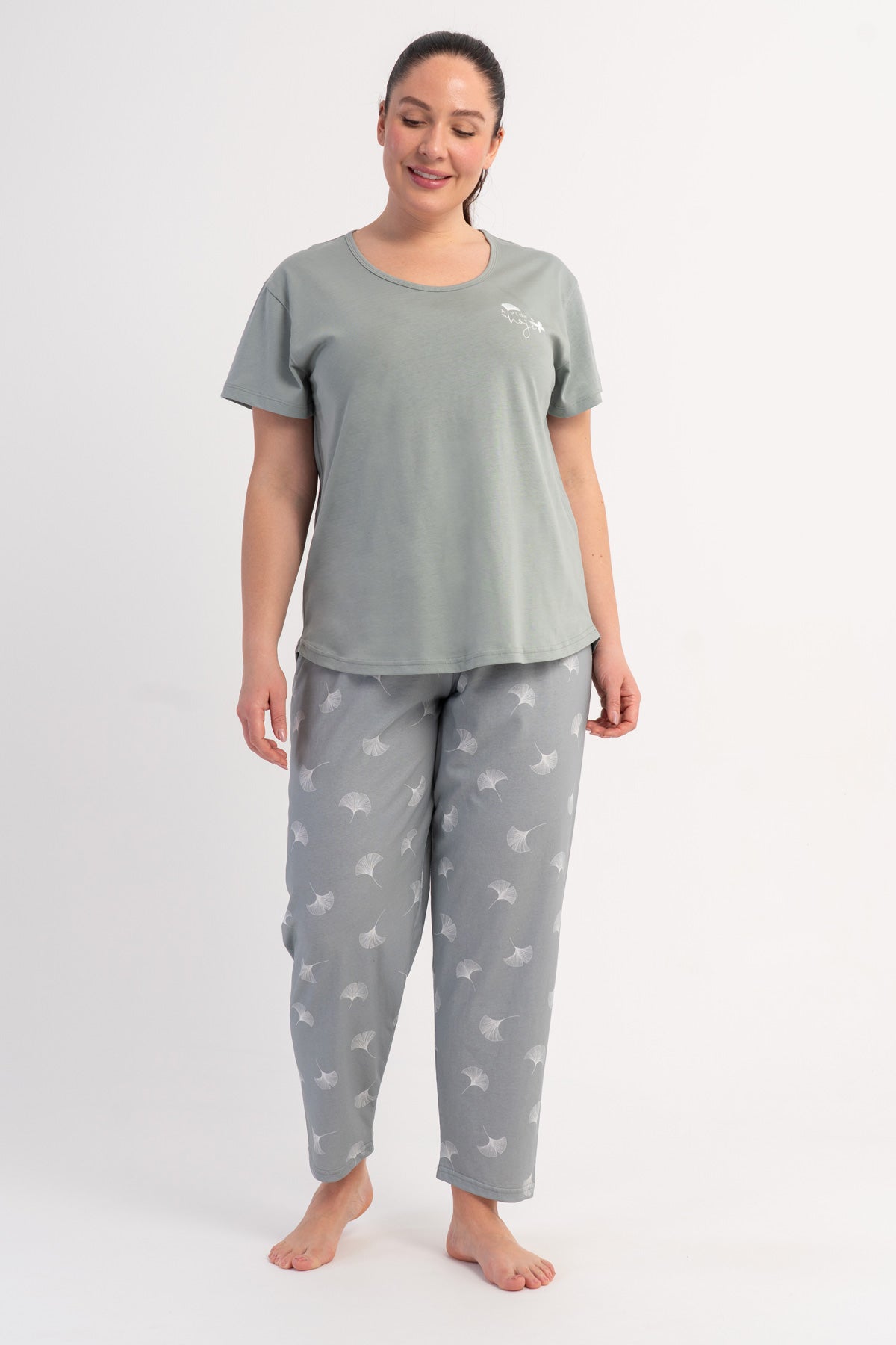 KADIN P.SUPREM BATTAL XXL O YAKA KISA KOL ETEGI OVAL PIJAMA TAKIM - SAF GRI