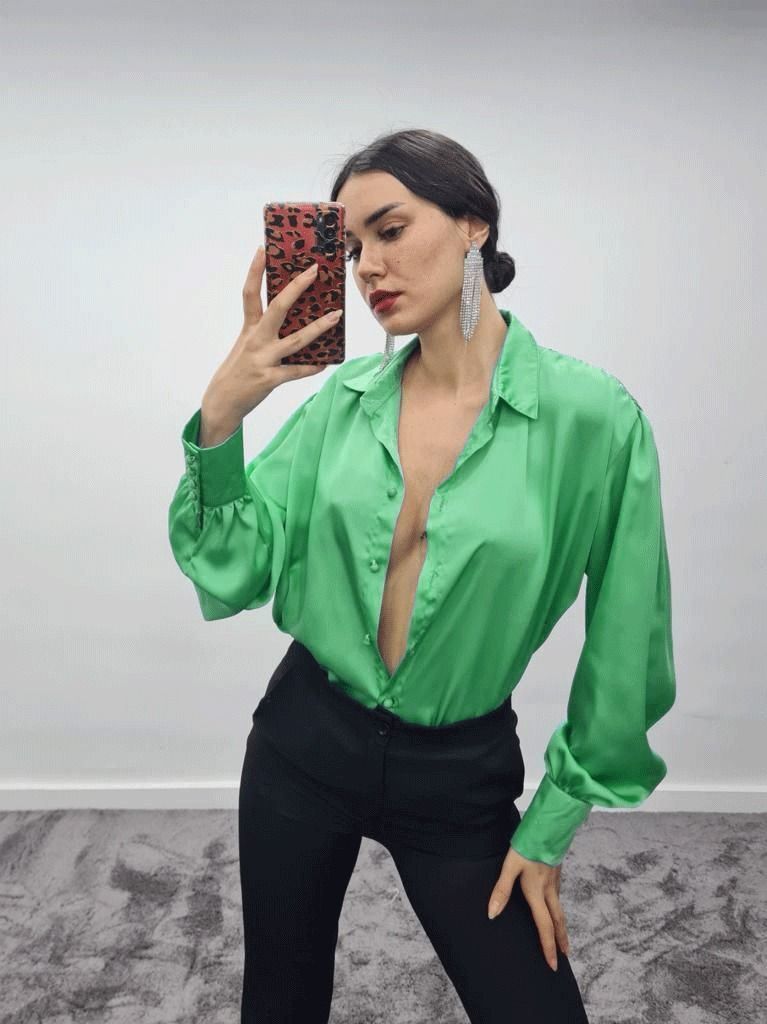 İnci Düğmeli Saten Gömlek