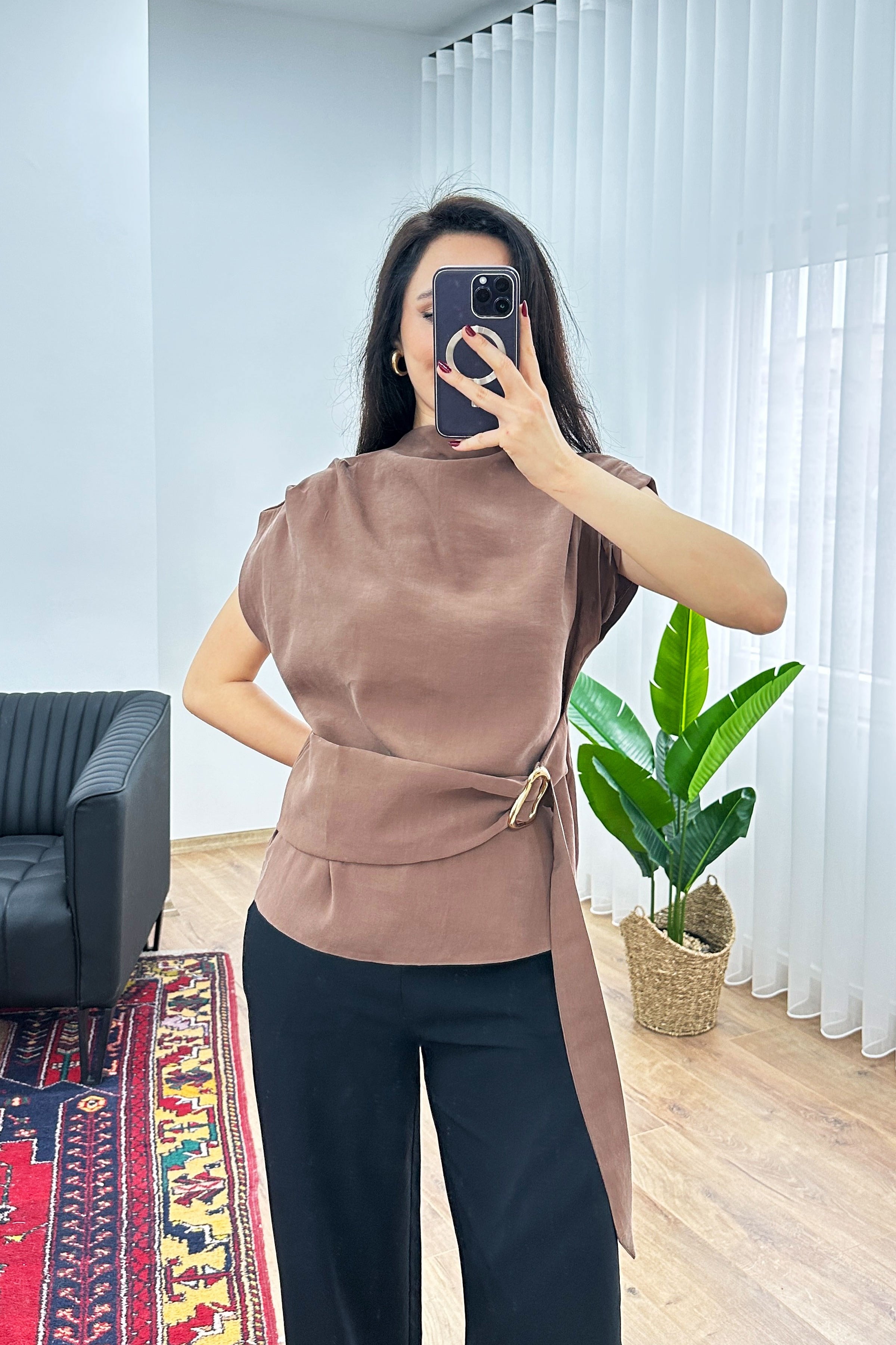 Gold Toka Detay Dökümlü Şık Camel Toptan Bluz