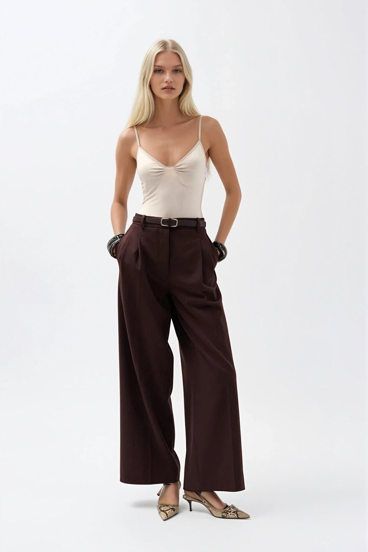 Önü Büzgülü Askılı Bodysuit - Bej