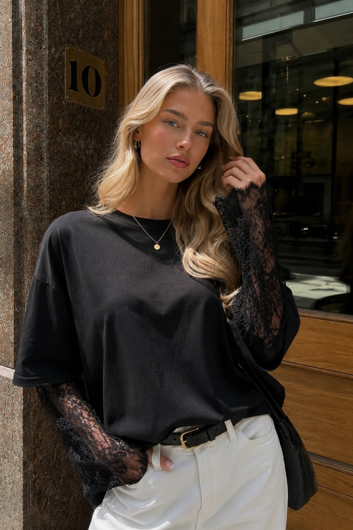 Bisiklet Yaka Kol Dantel Detay Oversize T-Shirt - Beyaz