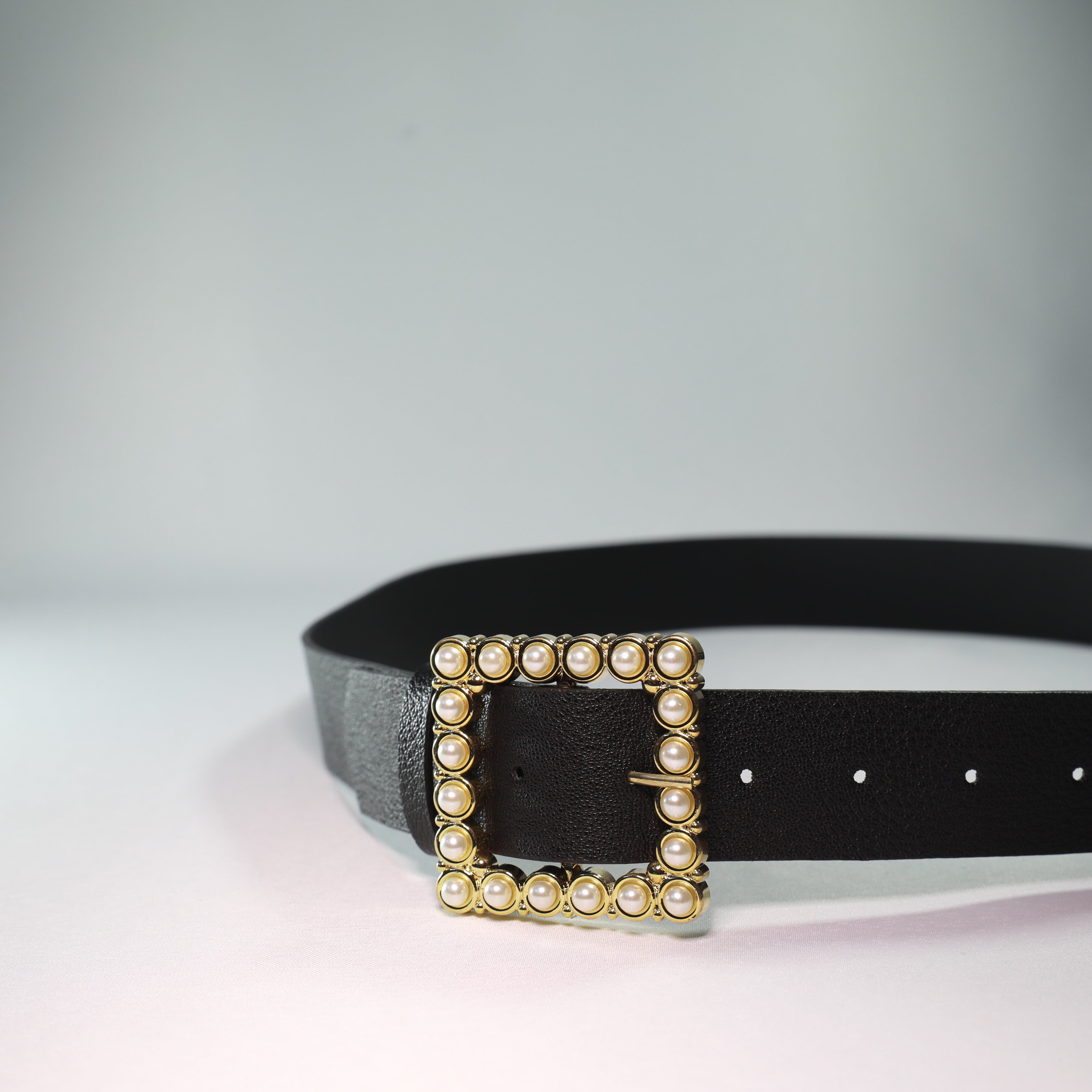 Pearl Buckle Square Women's Belt