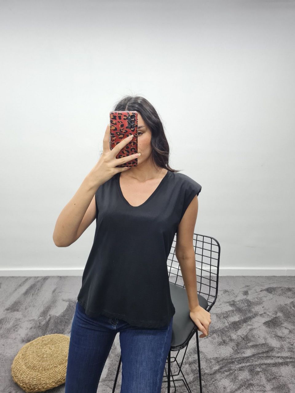 Vatkalı V Yaka T-Shirt