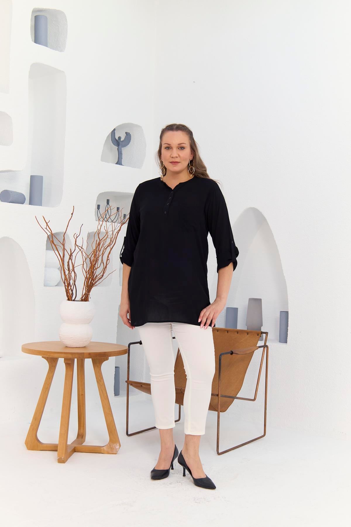 Plus Size Black Tunic with Pocket and Sleeve Details, Made of Voile Viscose with Slits