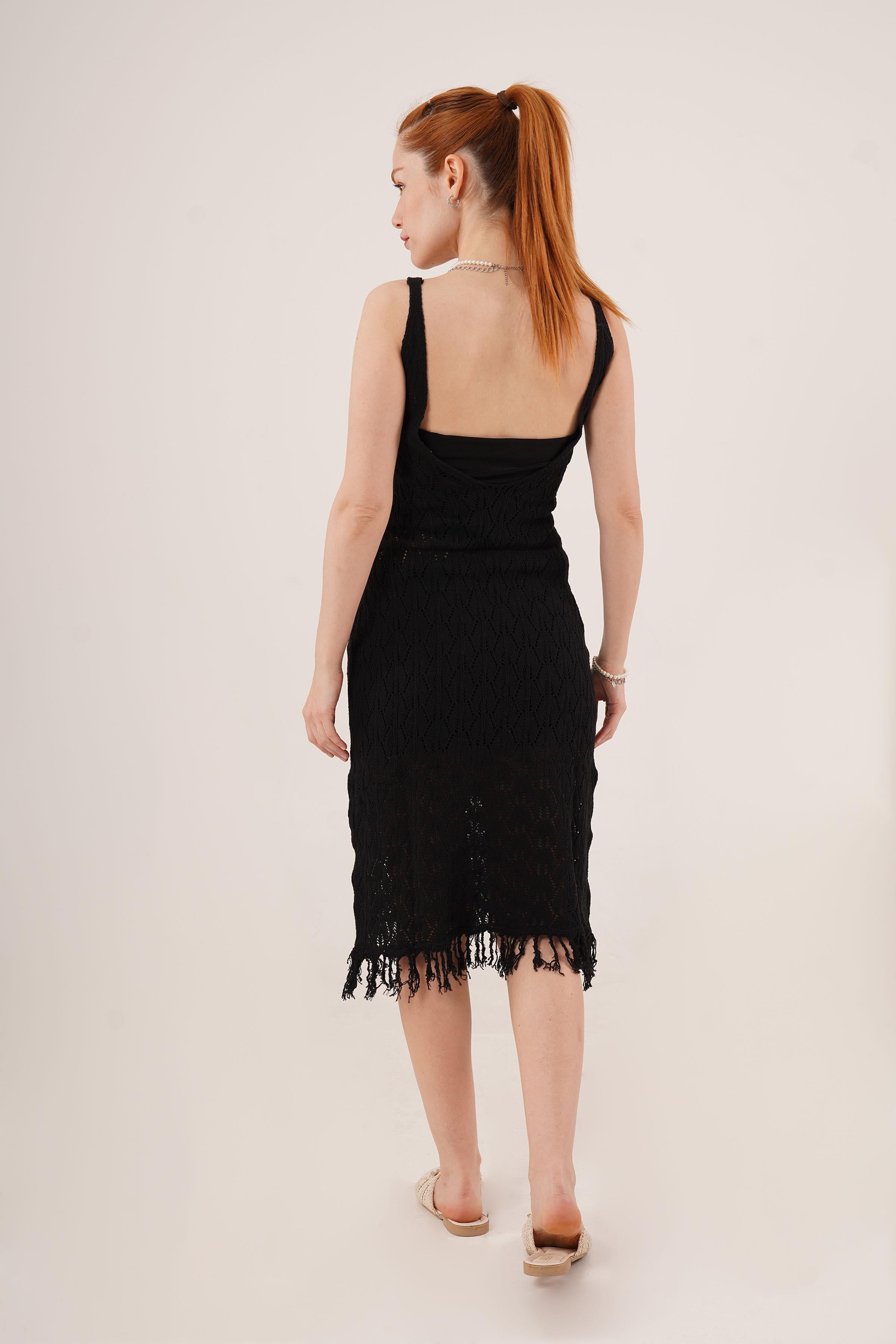 Ajurlu V Yaka Püskül Detaylı Siyah Toptan Elbise