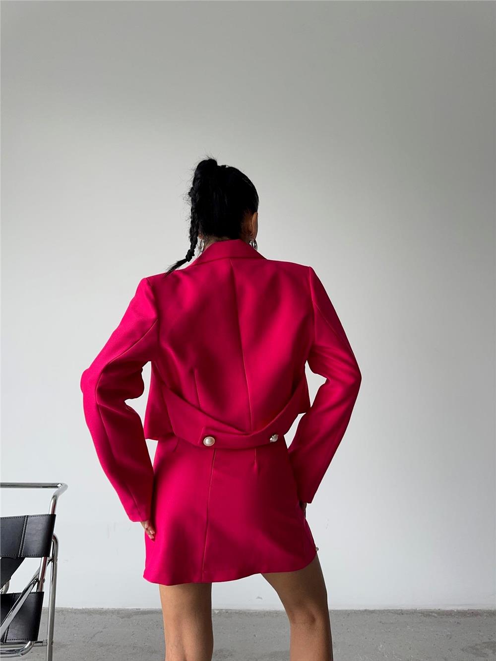 ARKASI İNCİ DÜĞME DETAYLI CROP CEKET - Fuşya