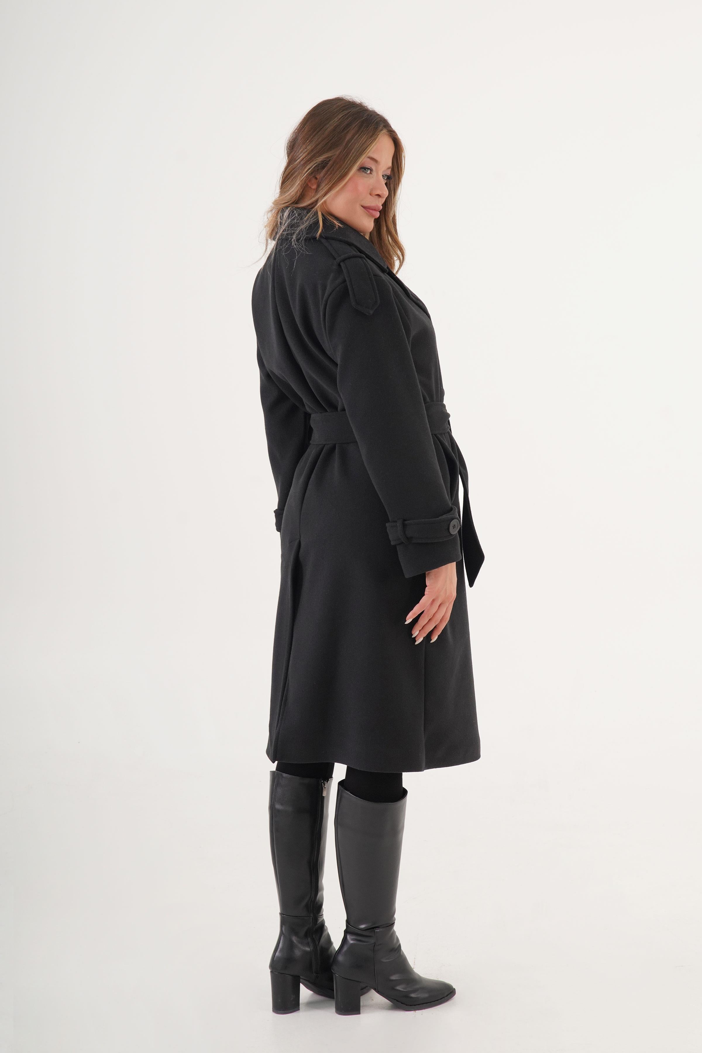 Apolet Detaylı Kuşaklı Toptan Siyah Kaşe Kaban