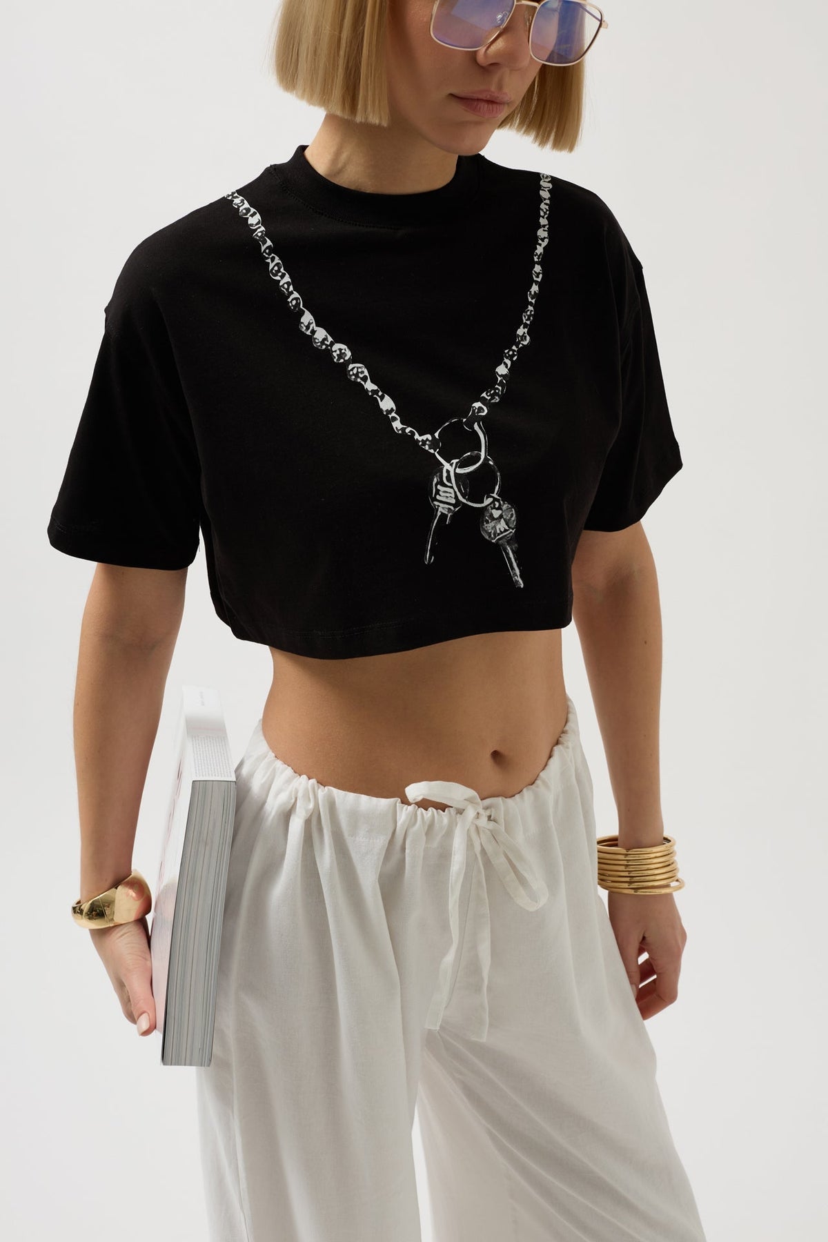 Zincir Baskılı Crop T-Shirt - Siyah