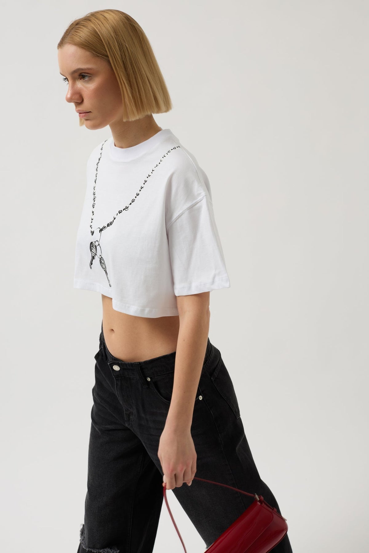 Zincir Baskılı Crop T-Shirt - Siyah