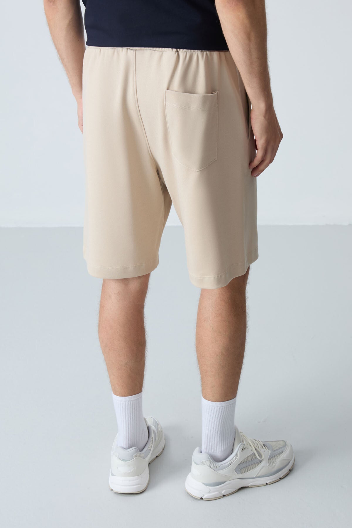 Bej Pamuklu Kalın Yumuşak Dokulu Standart Fit Basic Erkek Şort  - 81275