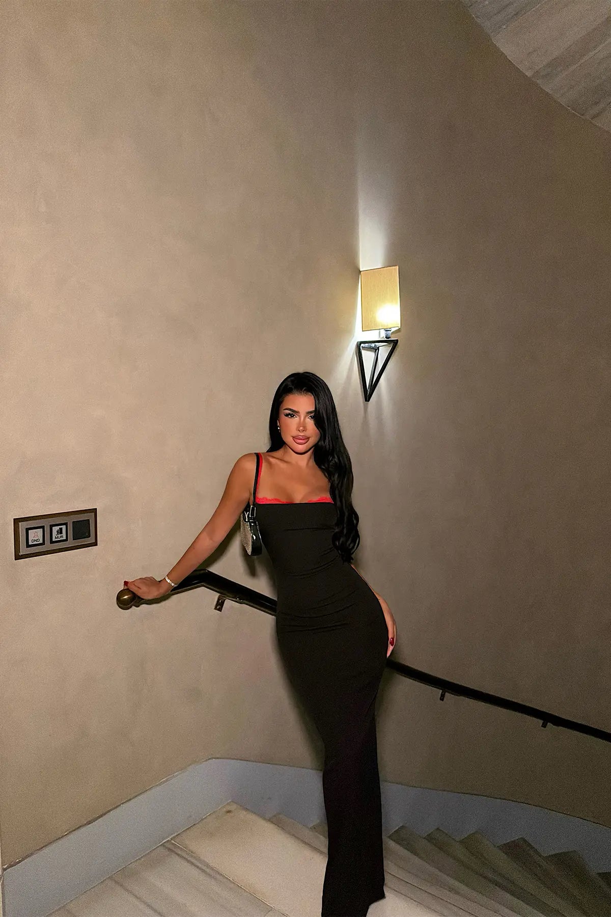 Siyah Dantel Detay Midi Elbise