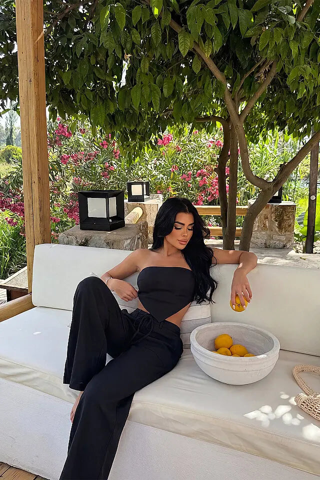 Siyah Pantolonlu Takım