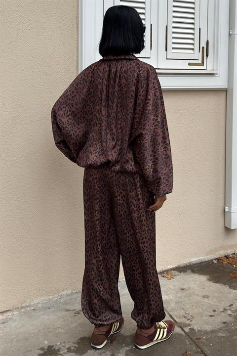 Bomber Ceket ve Şalvar Pantolonlu Leopar Desen Saten Takım 10276