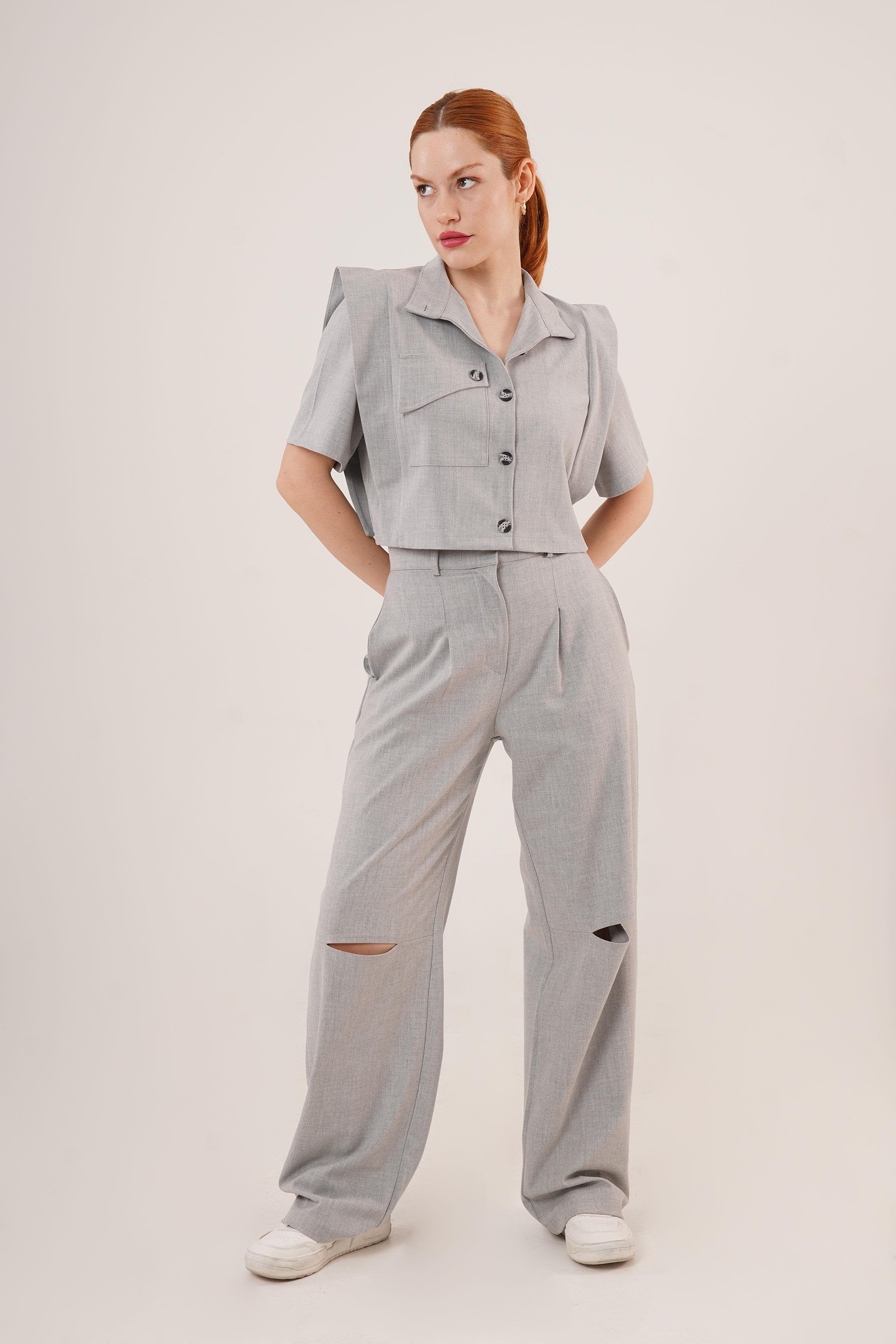 Cepli Düğmeli Bluz Ve Diz Detaylı Pantolon Gri Toptan İkili Takım Gri S
