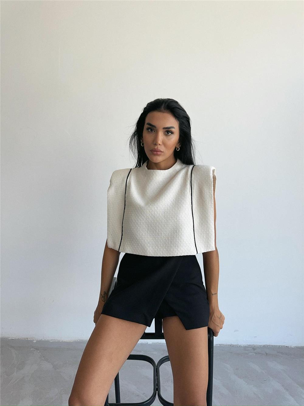 CHANEL VATKALI CROP BLUZ - Beyaz