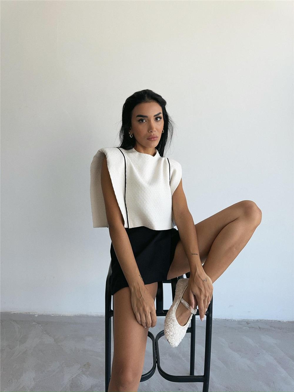 CHANEL VATKALI CROP BLUZ - Beyaz