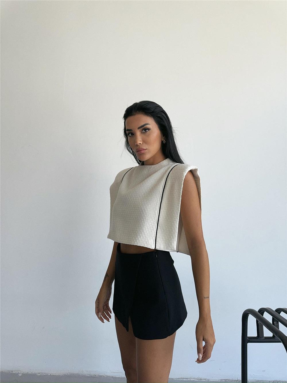 CHANEL VATKALI CROP BLUZ - Beyaz
