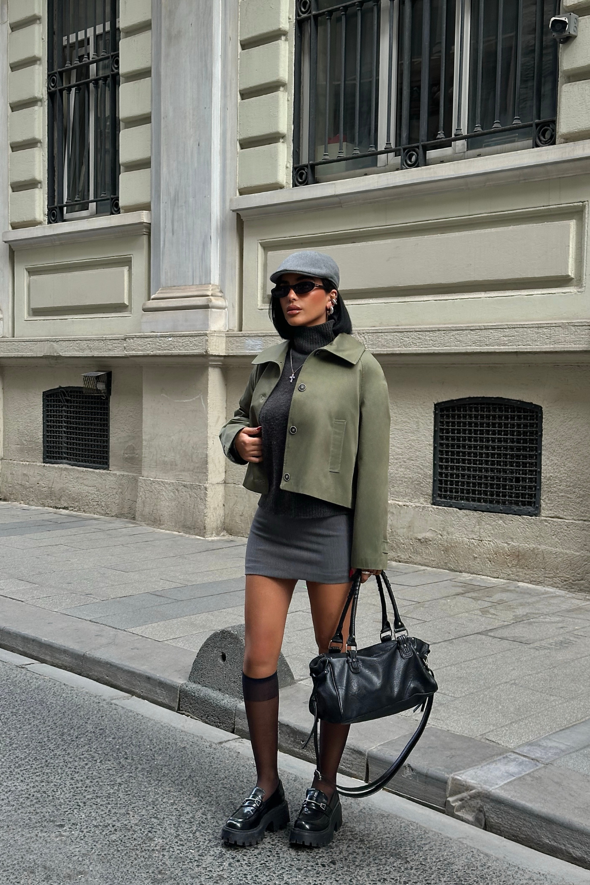 CROP TRENCHKOT - Haki