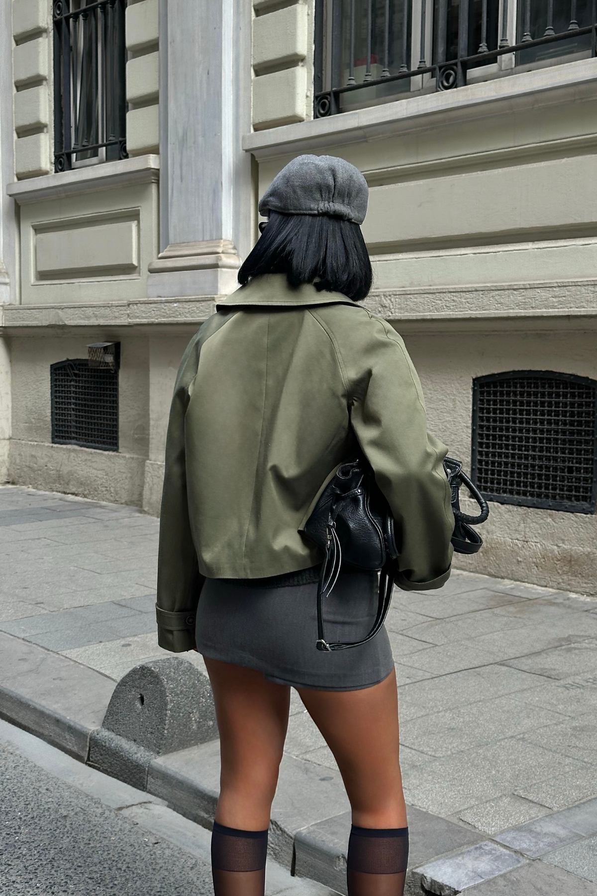 CROP TRENCHKOT - Haki