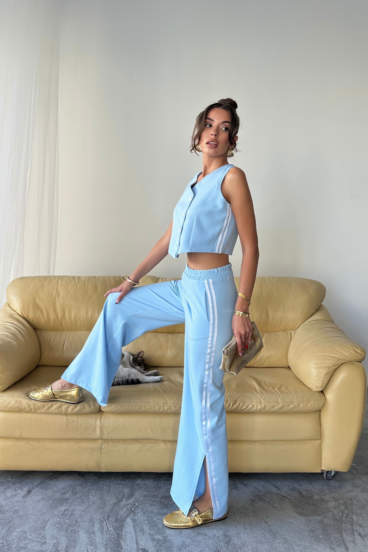 CROP YELEK - PAÇASI YIRTMAÇ DETAYLI YANLAR ŞERİT PANTOLON TK - Mavi