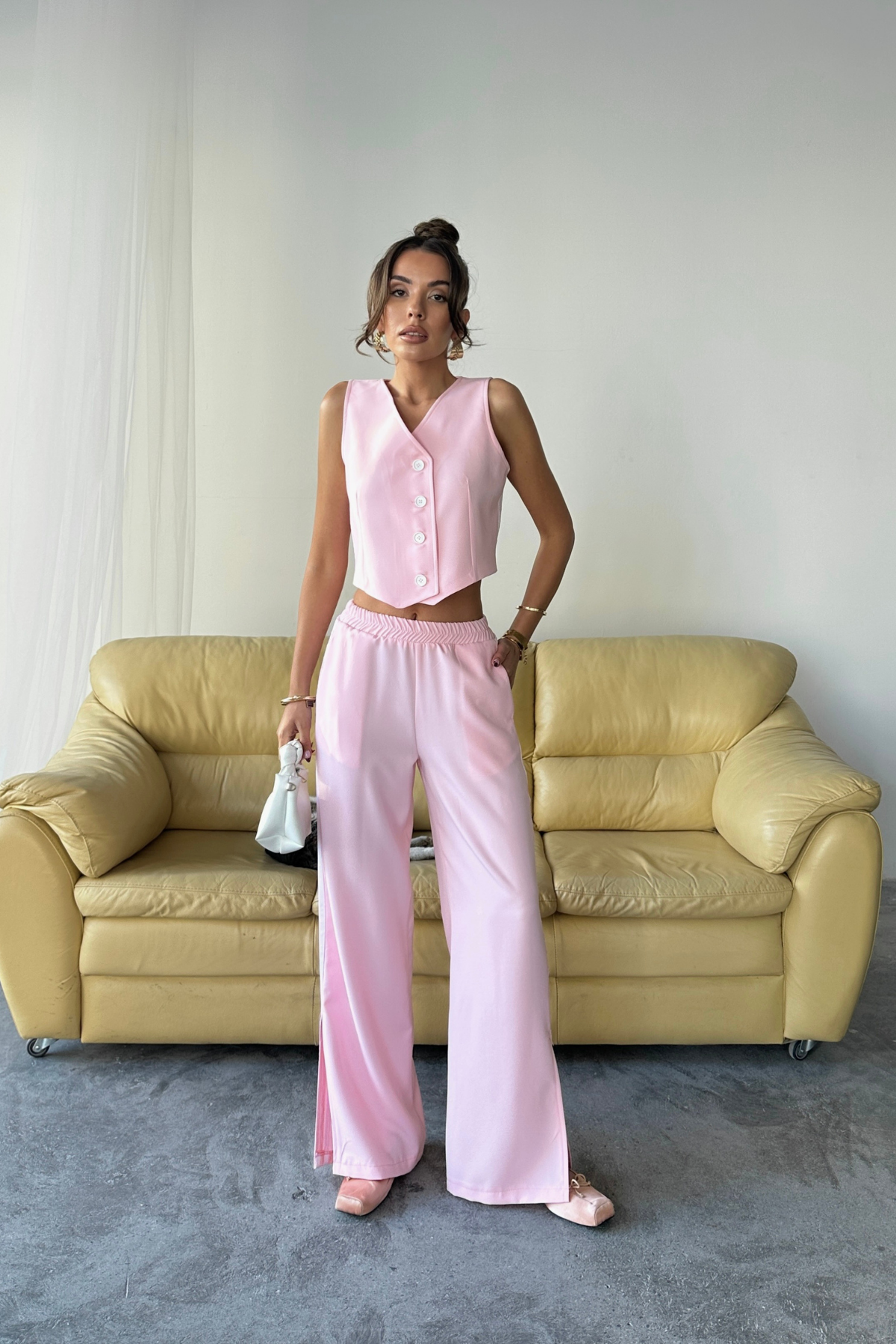 CROP YELEK - PAÇASI YIRTMAÇ DETAYLI YANLAR ŞERİT PANTOLON TK - Pembe