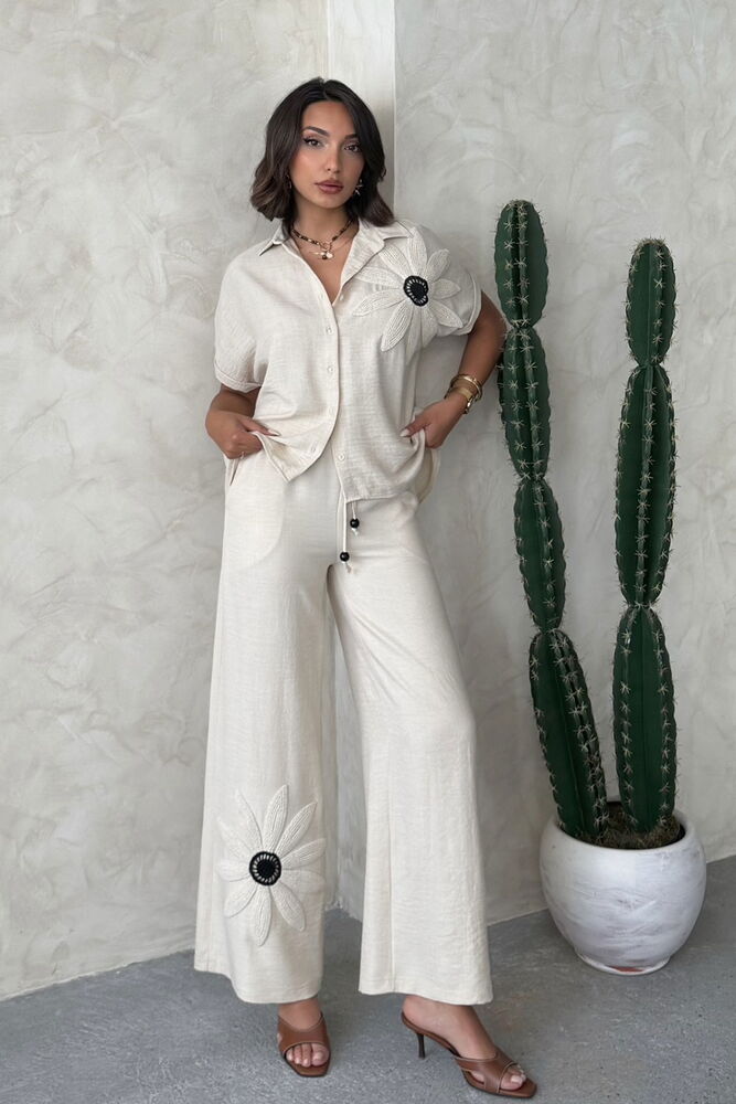 Çiçek Detaylı Pantolon