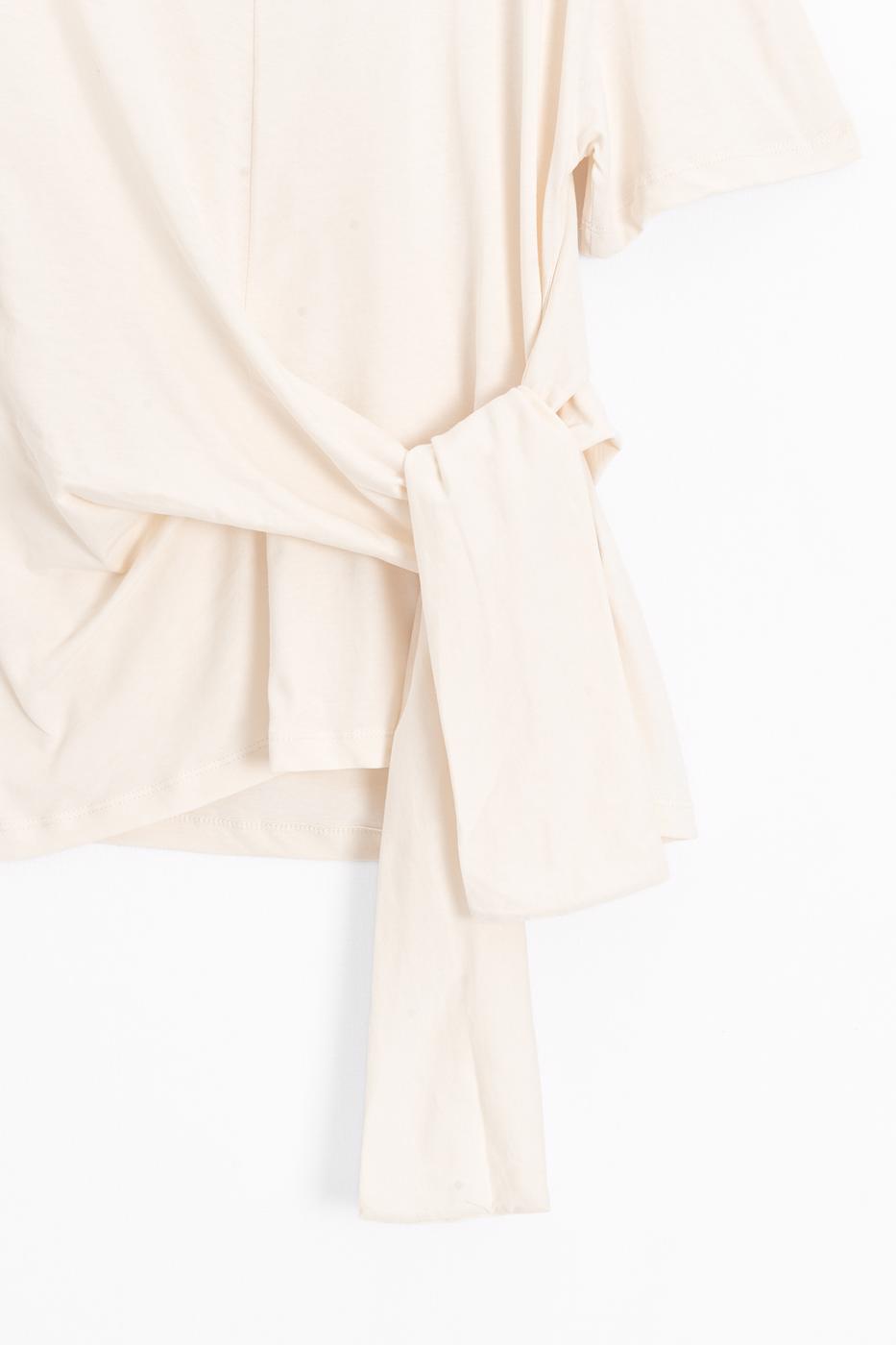 Knotted and Short Sleeve T-shirt